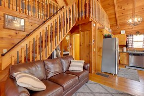 Blue Ridge Retreat w/ Hot Tub & Mountain Views!