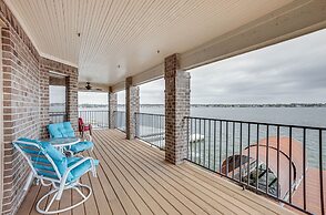 Lakefront Montgomery Home w/ Private Dock!