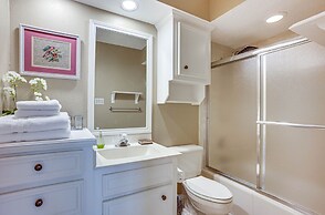 Lakefront Montgomery Home w/ Private Dock!