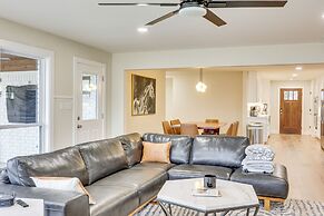 Grand Lakefront Home in Hot Springs w/ Boat Dock!
