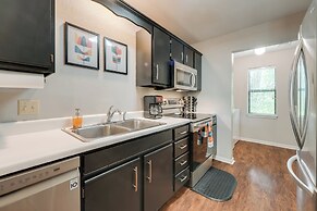 Family-friendly Branson Condo w/ Community Pools!