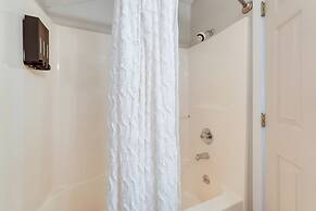 Family-friendly Branson Condo w/ Community Pools!