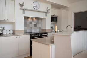 Beautiful Cottage in Idyllic Countryside Setting