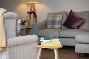 Beautiful Cottage in Idyllic Countryside Setting