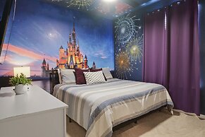 3725pcl-windsor Island Resort 5 Bedroom Townhouse by RedAwning