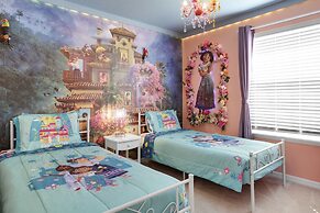 3725pcl-windsor Island Resort 5 Bedroom Townhouse by RedAwning