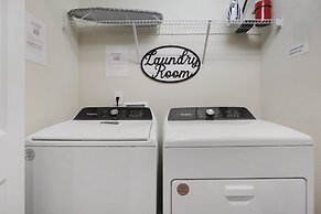 3725pcl-windsor Island Resort 5 Bedroom Townhouse by RedAwning