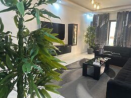 Luxury 2- Apartment Furnished Luxury Residence