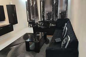 2-bed 1-bath - Sleeps 4 With Parking