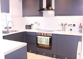 6guests-parking-nearstansted-accessible