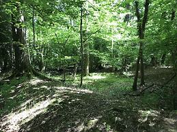 Private and Secluded Cabin in Rowfant