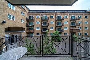Luxury 1 Bed Apartment Close To Excel & o2