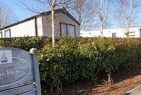 Charming 3-bed Holiday Home in Poole, Rockley Park