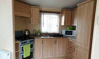 Charming 3-bed Holiday Home in Poole, Rockley Park