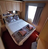 Charming 3-bed Holiday Home in Poole, Rockley Park