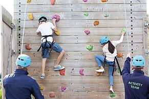 Charming 3-bed Holiday Home in Poole, Rockley Park