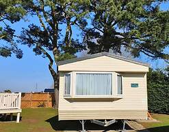 Charming 3-bed Holiday Home in Poole, Rockley Park