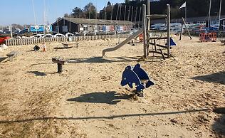 Charming 3-bed Holiday Home in Poole, Rockley Park