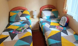 Charming 3-bed Holiday Home in Poole, Rockley Park