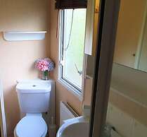 Charming 3-bed Holiday Home in Poole, Rockley Park