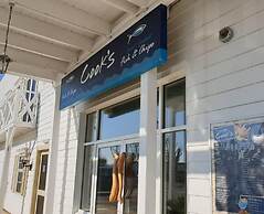 Charming 3-bed Holiday Home in Poole, Rockley Park