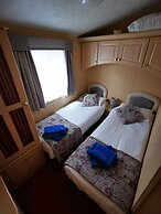 Charming 3-bed Holiday Home in Poole, Rockley Park