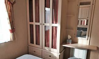 Charming 3-bed Holiday Home in Poole, Rockley Park