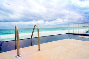 Private pool in beach front Villa