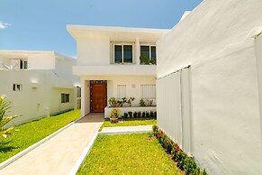 Private pool in beach front Villa