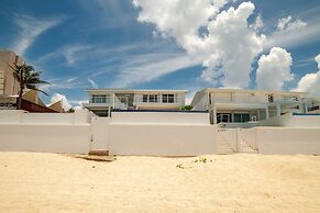 Private pool in beach front Villa