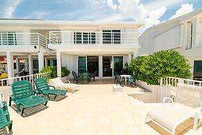 Private pool in beach front Villa