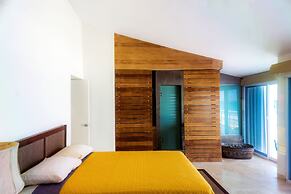 Private pool in beach front Villa