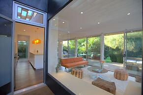 Palms Place