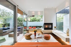 Palms Place