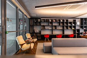 VNO - Oscar Freire Studios on Subway