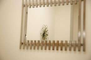 8 Guests - 4 Bedrooms - Parking - Garden