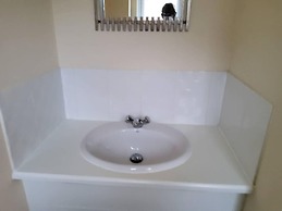 8 Guests - 4 Bedrooms - Parking - Garden