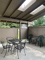 Central Bellevue Guesthouse