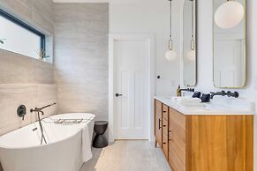 Casa Grada by Avantstay Loft-style Group Retreat