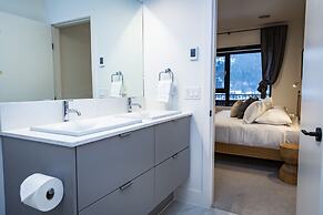 Tumbledown Condo By Revelstoke Vacations