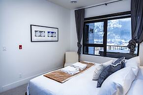 Tumbledown Condo By Revelstoke Vacations