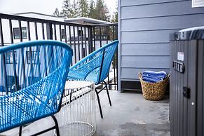 Tumbledown Condo By Revelstoke Vacations