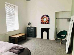 Beautiful 3-bed House in Preston