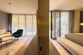 La Green Hotel & Residence