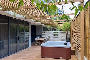 La Green Hotel & Residence