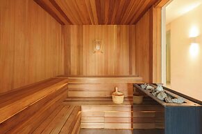 La Green Hotel & Residence