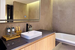 La Green Hotel & Residence