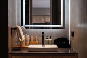 La Green Hotel & Residence