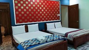 New Paris Hotel - by Bay Luxury