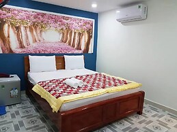 New Paris Hotel - by Bay Luxury